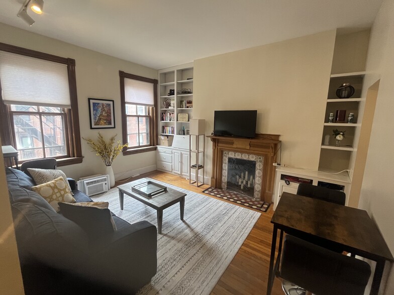 Primary Photo - 428 Marlborough St
