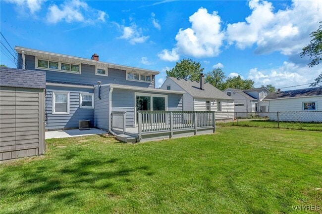 Building Photo - 206 Wrexham Ct N