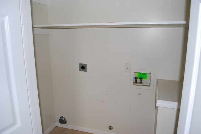 Building Photo - Quiet and Peaceful In the Country