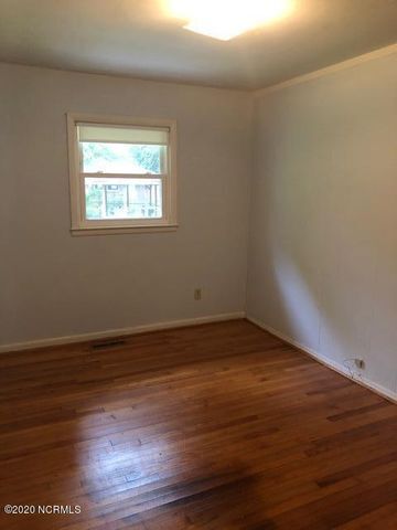 Building Photo - 1008 W Arlington Blvd