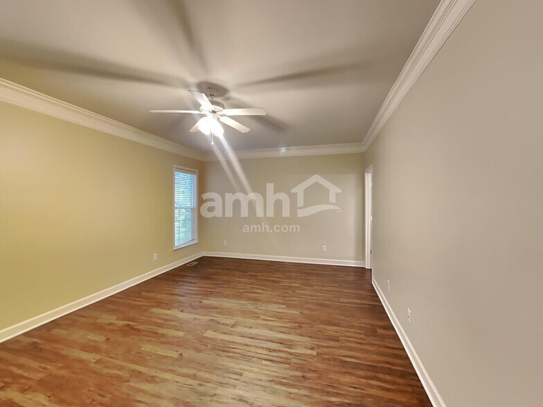 Building Photo - 1725 Woodland Pointe Dr