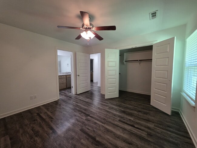 Building Photo - 320 Westbrook Ct