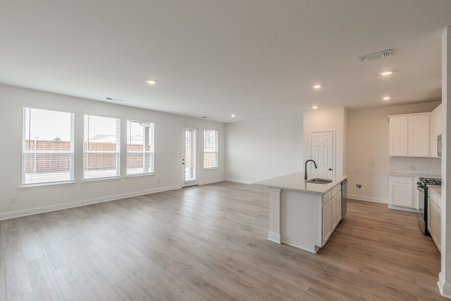 Building Photo - 346 Boroughbridge Dr