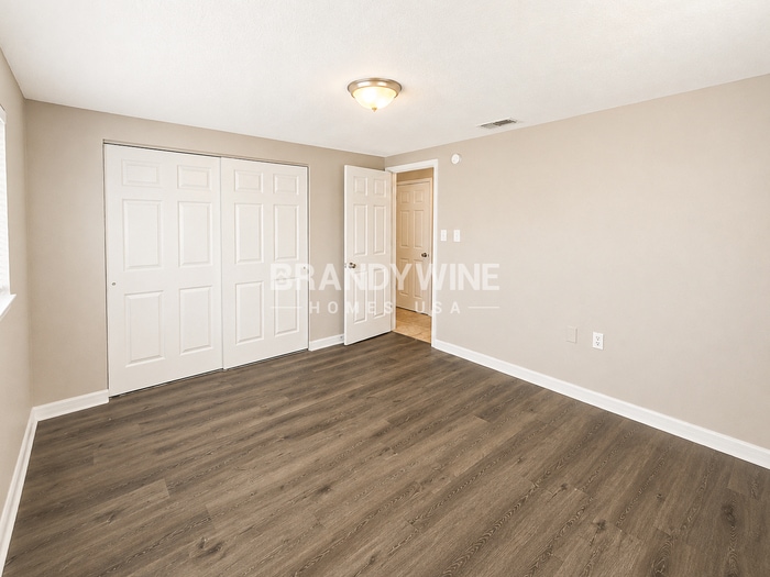 Building Photo - 7317 Oak Crest Dr