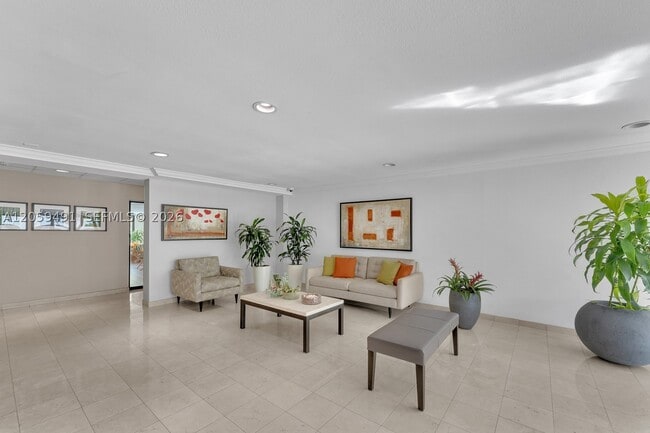 Building Photo - 255 Galen Dr