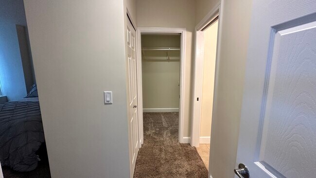 Building Photo - 450 N Arlington Ave