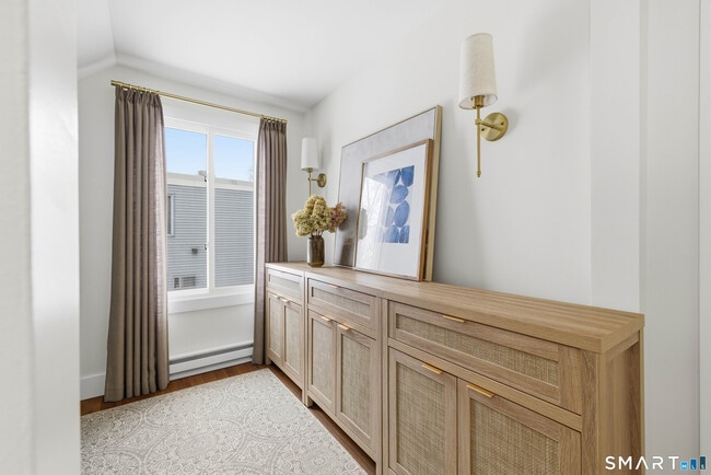 Building Photo - 60 Cinnamon Spring