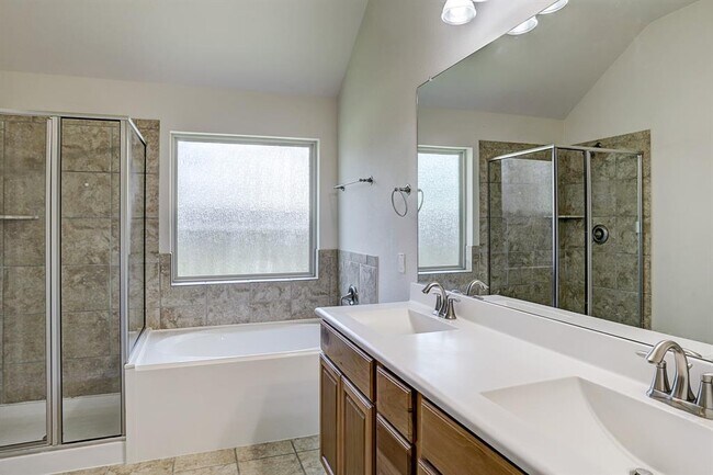 Building Photo - 24131 McKinzie Ridge Dr