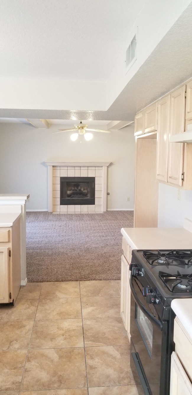 Building Photo - 6928 Crown Ridge Dr
