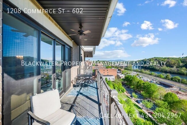 Building Photo - 1208 Commerce St