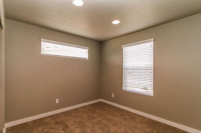 Building Photo - Beautiful 2 bedroom Home at Turtle Creek! ...