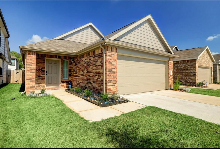 Building Photo - 25514 Woodmere Spur Ln