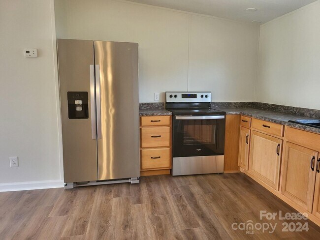 Building Photo - 248 Springway Ln