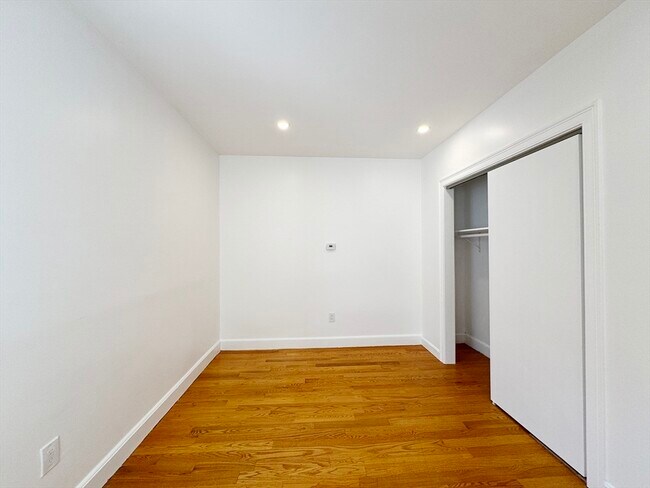 Building Photo - 71 W Eagle St