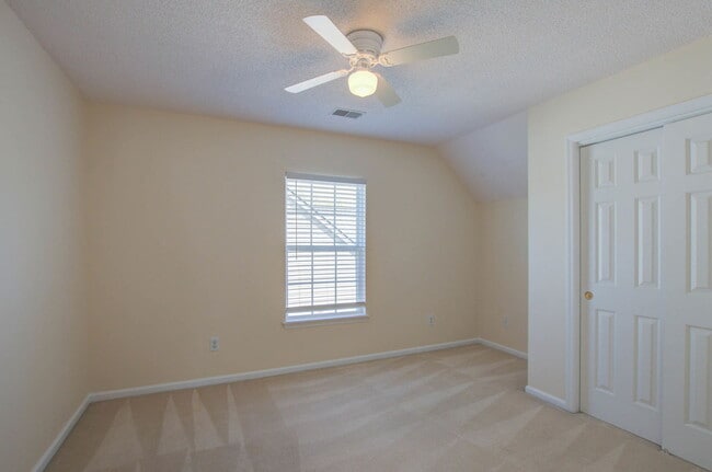 Building Photo - 533 Tribeca Dr