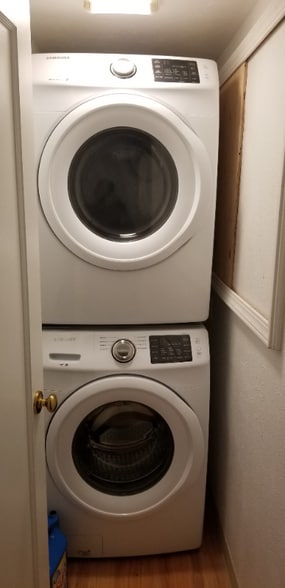 Building Photo - 1024 SW 120th St