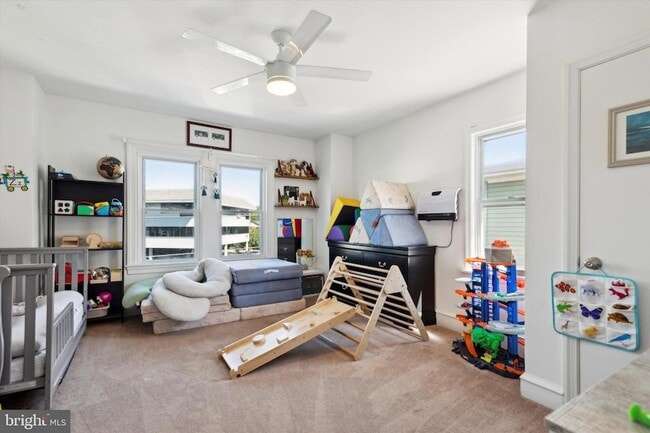 Building Photo - 322 Woodbine Ave