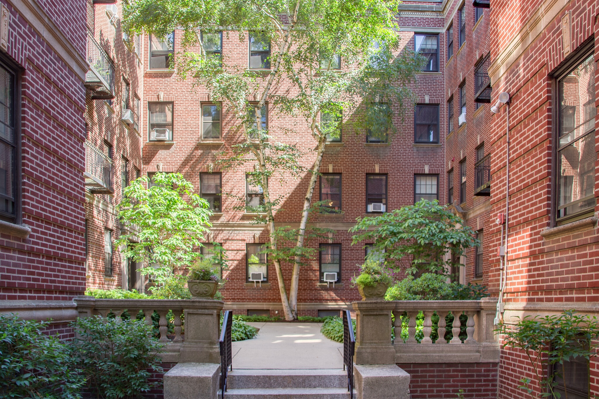Building Photo - 36 Linnaean St