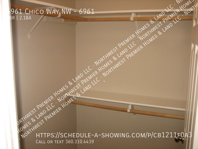 Building Photo - Chico Way Townhouse