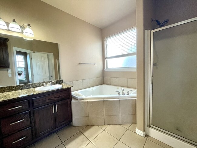 Building Photo - 408 Boggy Creek Dr