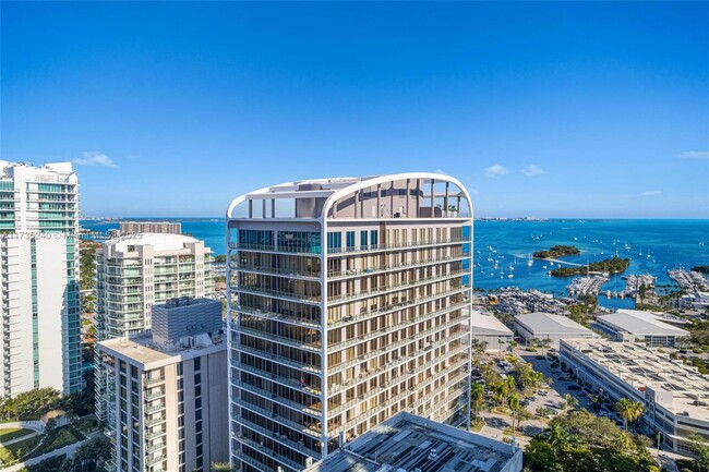 Building Photo - 2655 S Bayshore Dr