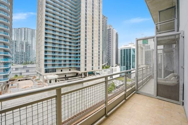 Building Photo - 690 SW 1st Ct