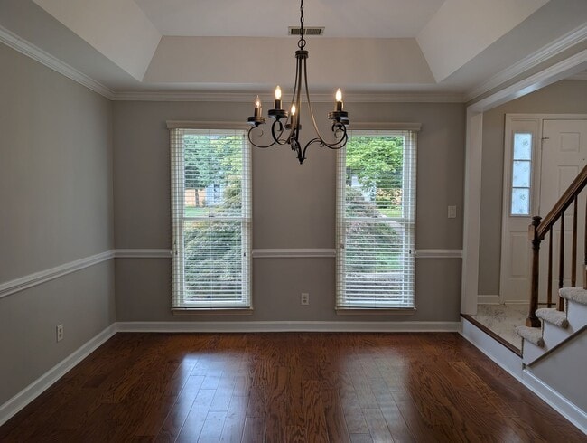 Building Photo - Beautiful home located on a cul-de-sac  in...