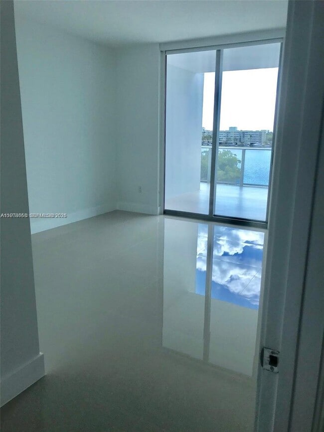 Building Photo - 17111 Biscayne Blvd