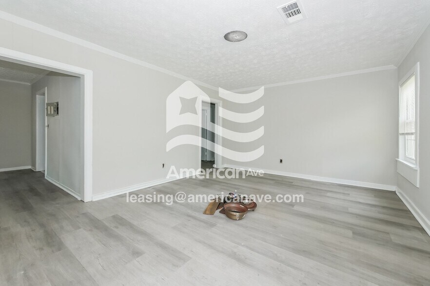 Building Photo - 912 54th St