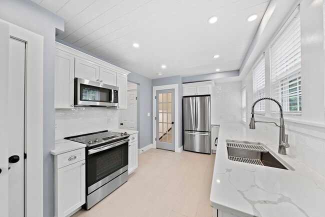 Building Photo - 37 Wolcott Rd
