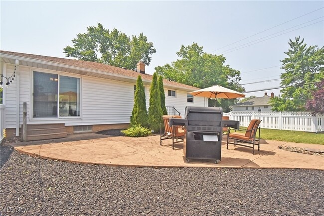 Building Photo - 37 E Meadowlawn Blvd