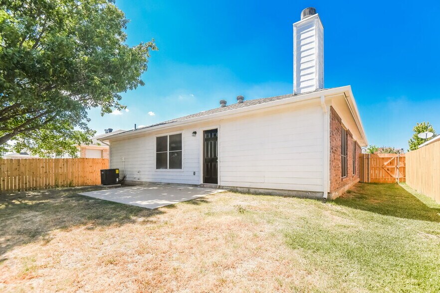 Building Photo - 10217 Cypress Hills Dr