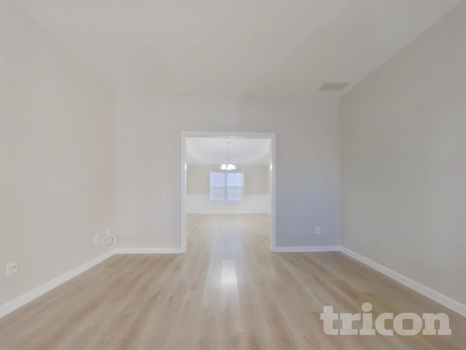 Building Photo - 890 Georgian Hills Dr