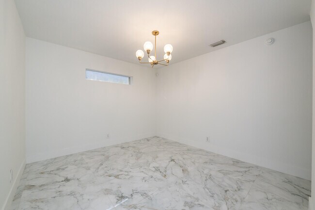 Building Photo - 2379 NW 33rd Terrace