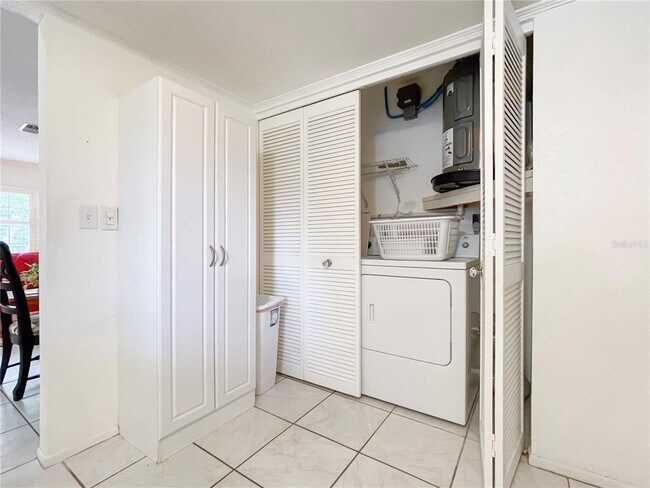 Building Photo - 2573 Oakleaf Ln