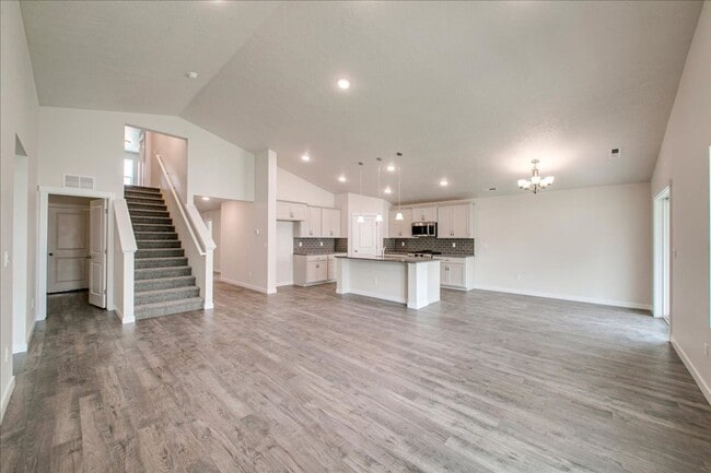 Building Photo - Beautiful 5 Bedroom Home in Nampa, Great Location!