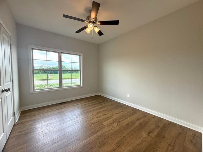 Building Photo - 5392 Peony Dr
