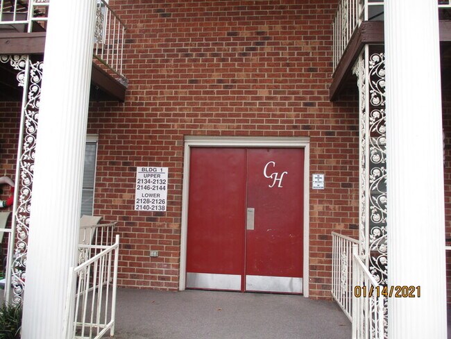 Building Photo - 2144 S Main St