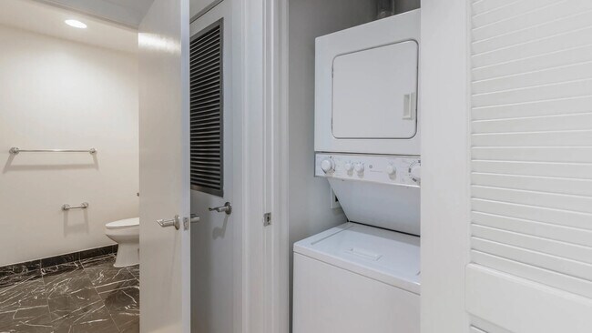 Building Photo - 425 Massachusetts Ave NW