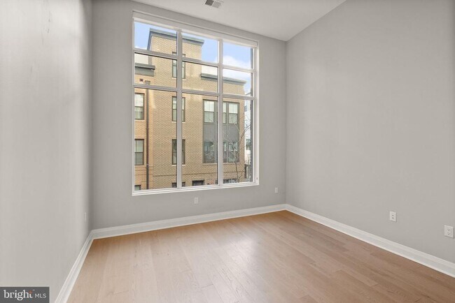 Building Photo - 925 N Fairfax St