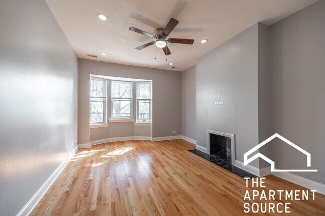 Building Photo - 4452 N Sheridan Rd