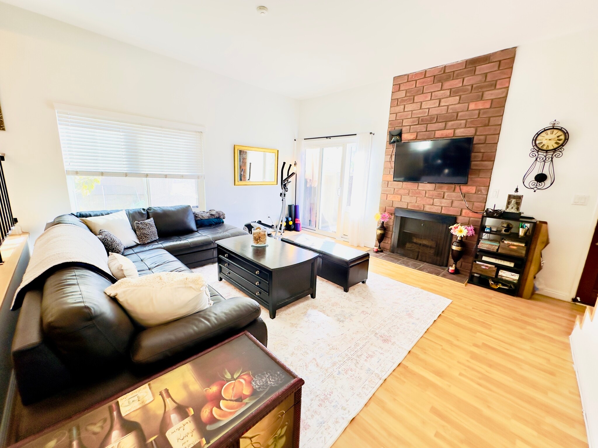 Living Room1 - 1307 Aviation Blvd