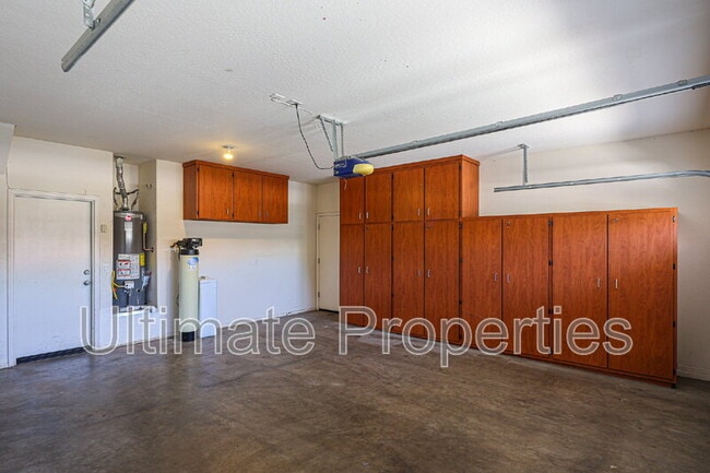 Building Photo - 4245 E Folgers Rd