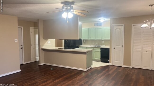 Building Photo - 800 Fort Worth St