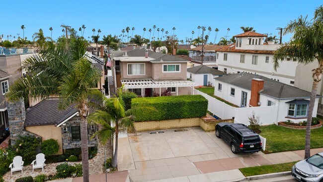 Building Photo - 124-126 4th Street Duplex