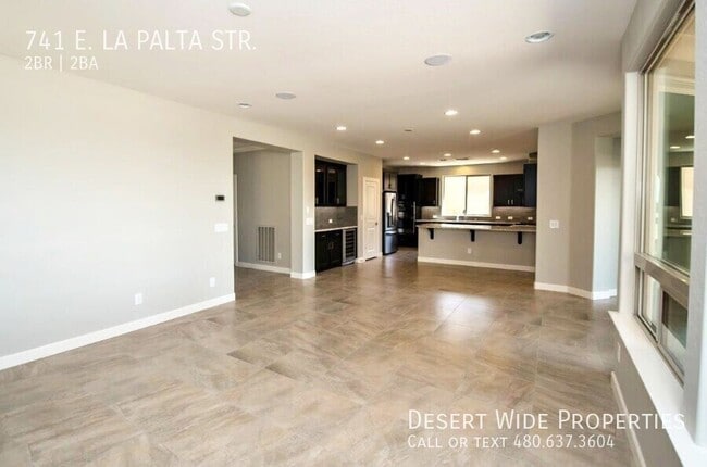 Building Photo - 741 E La Palta St