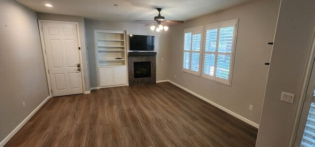 Building Photo - Folsom Esplanade Condo -