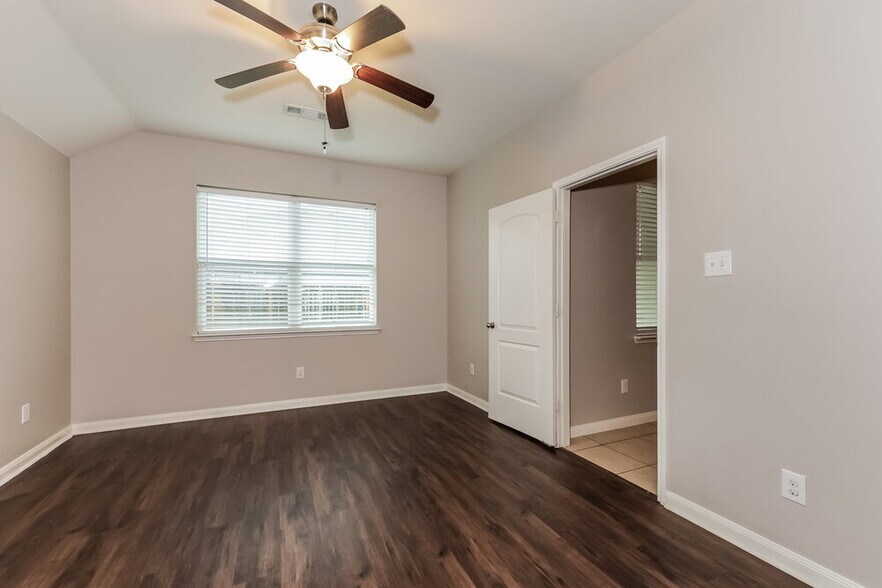 Building Photo - 4144 Tower Ln