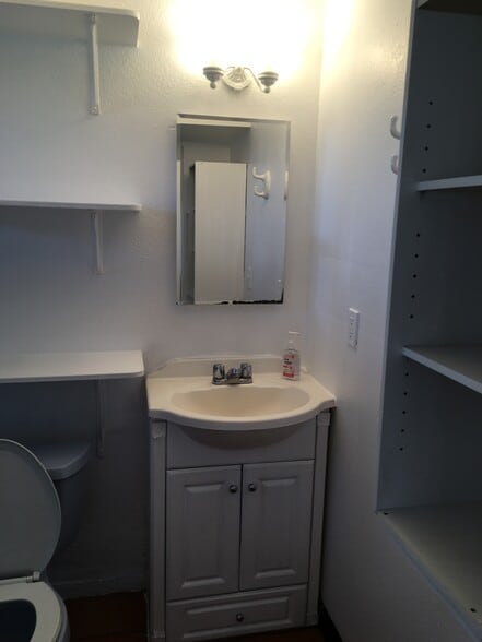 Building Photo - 19900 Bennett Rd