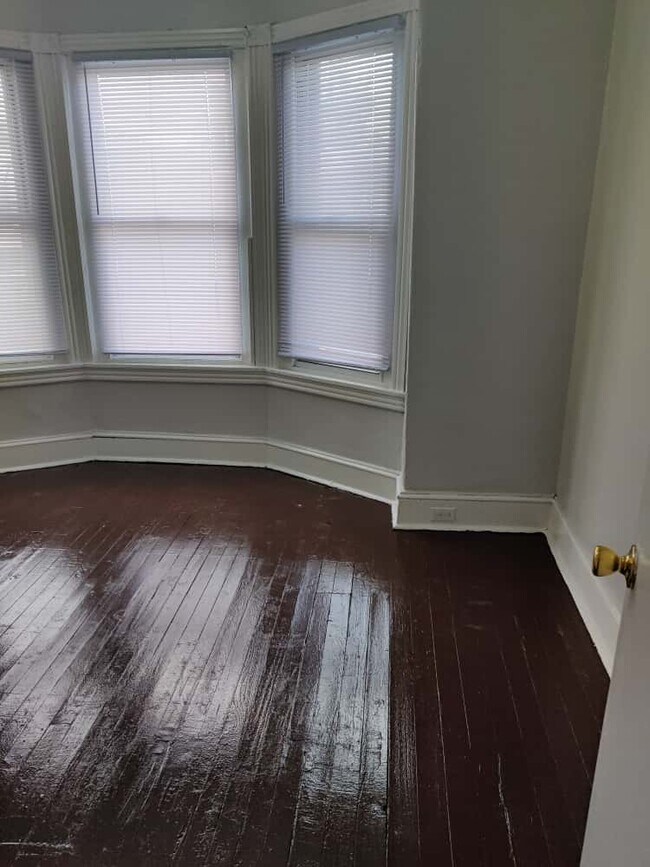 Building Photo - 2170 Conlyn St